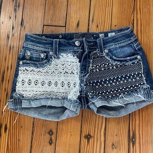 Miss Me Denim Shorts, size 28